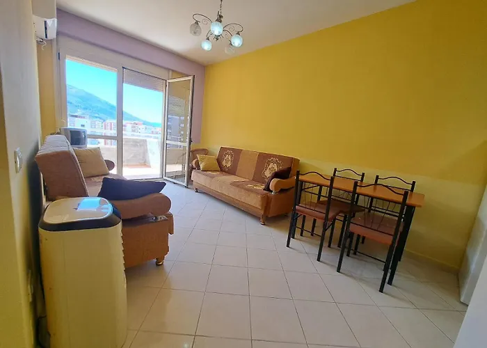 Lungomare Rei\'S Apartment